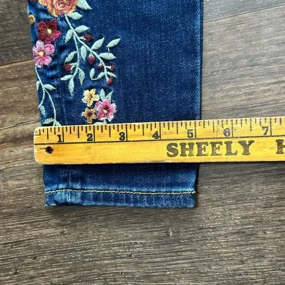 NWT Driftwood Jackie Floral Embroidered Slim Fit High Rise Jeans Sz 24 Bohemian